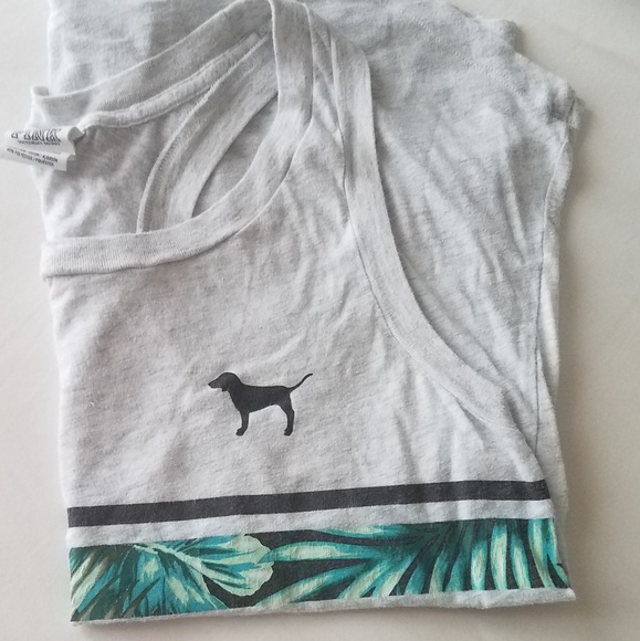 A PINK bundle. Hoodie, Sweatpants, Tank and Bra. - Picture 5 of 6